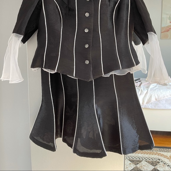 LAVANTINO Black & White Stripe 2pc Silk Suit Sz 10 - Picture 2 of 12